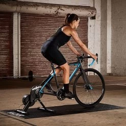 Wahoo Fitness KICKR CORE Heimtrainer - Schwarz -Fahrradzubehör Geschäft image 3i2vGB1twrTTE4 1